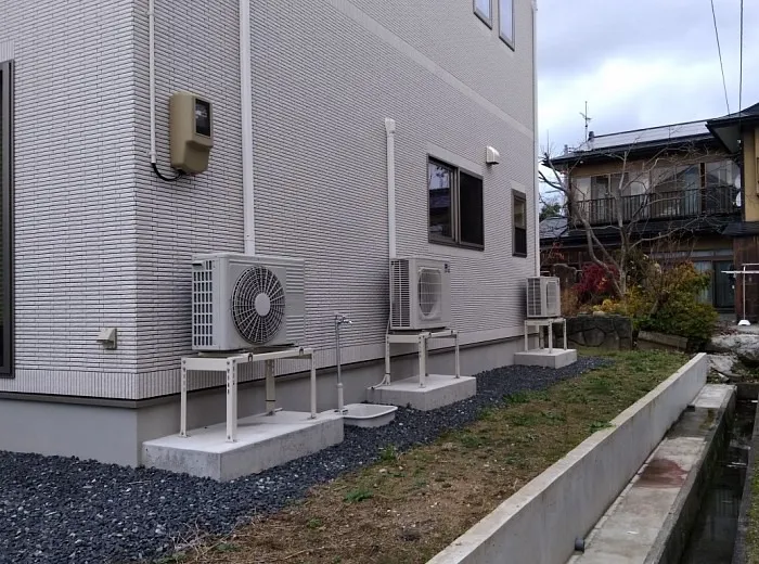 室内機高置き (50㌢) 架台取付